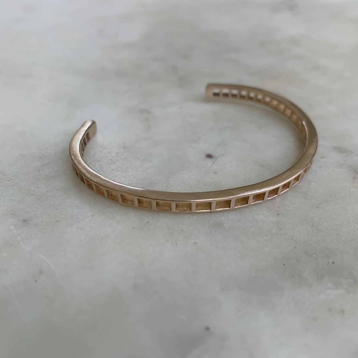 1 Row Grid Cuff | Bronze