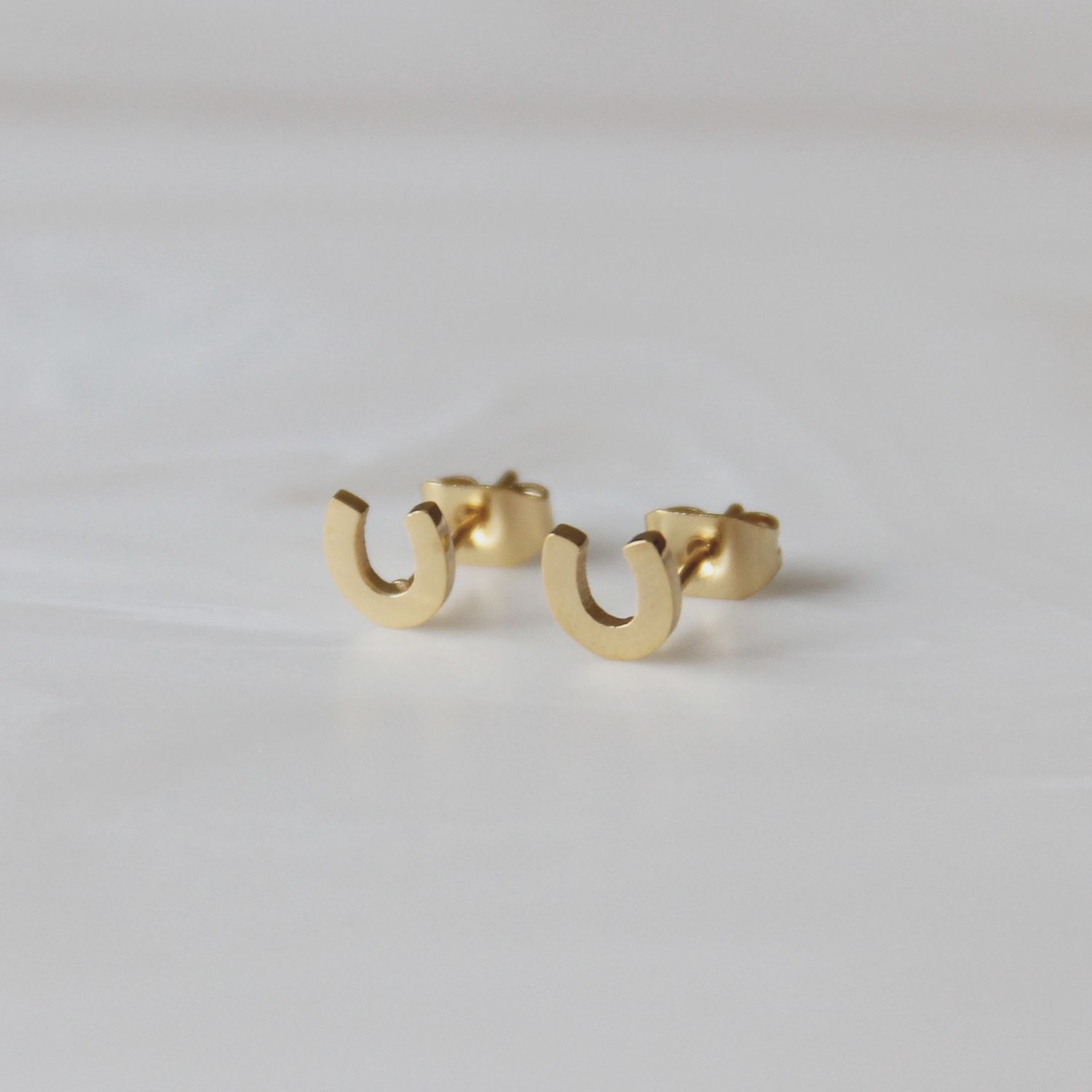 horseshoe studs