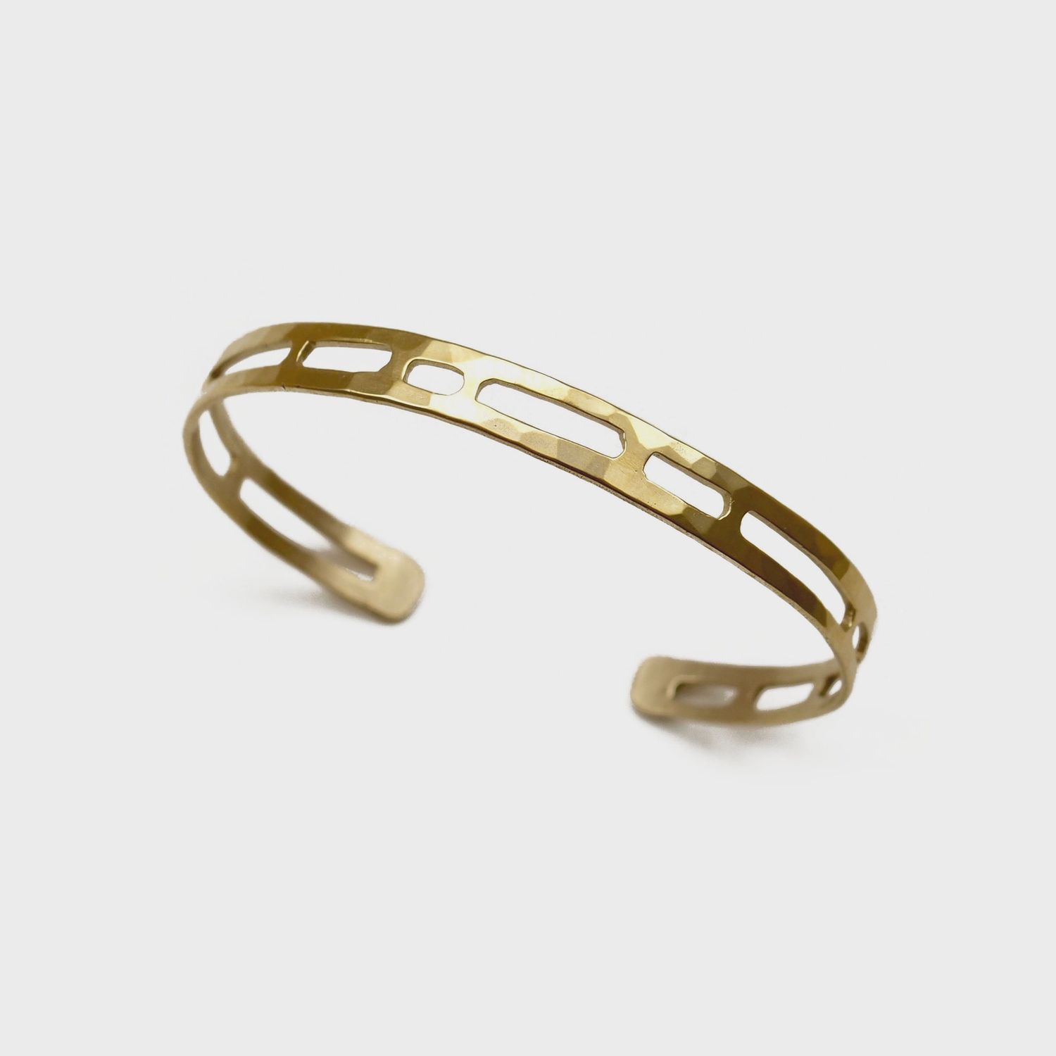 Flo Cuff, Material: Brass