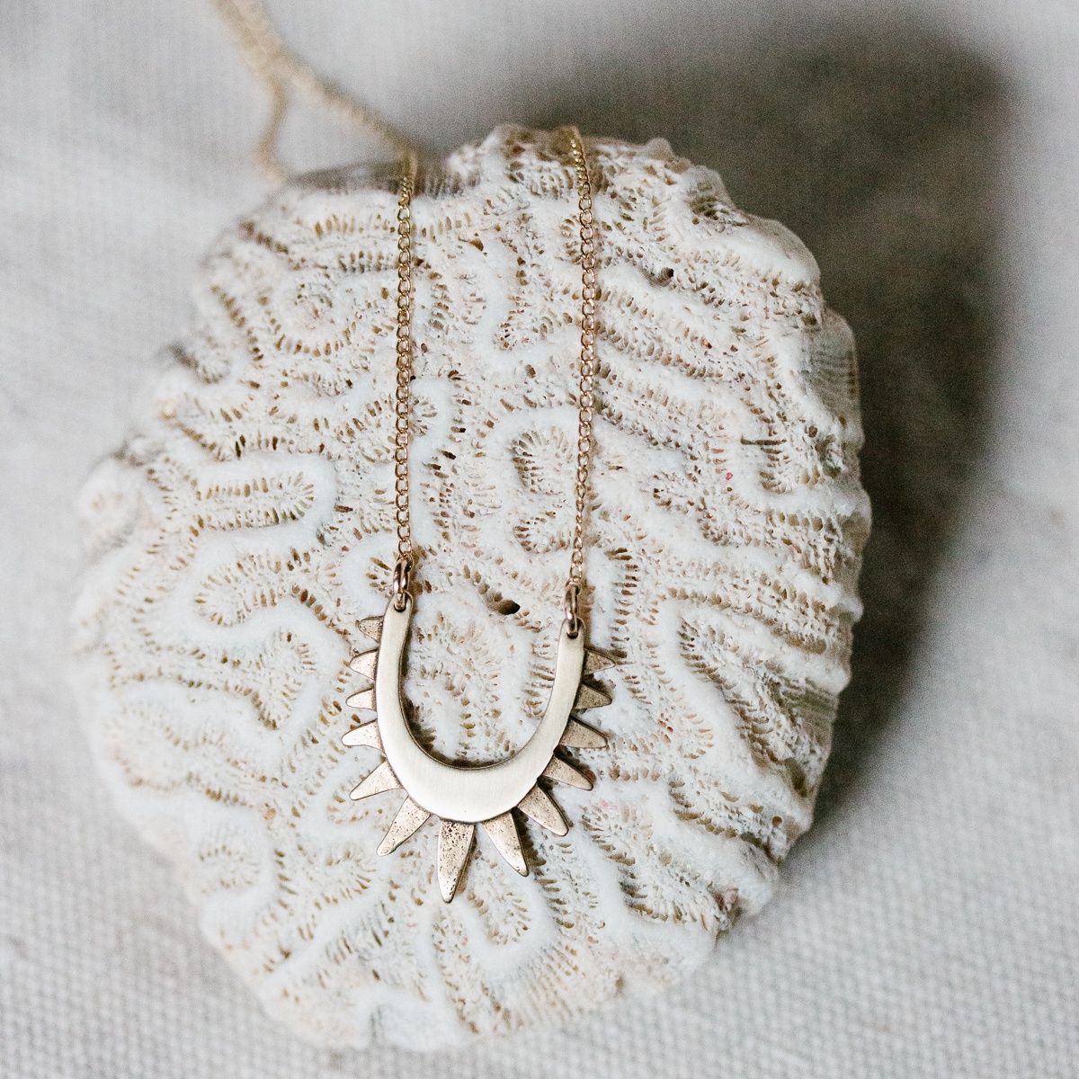 luz necklace