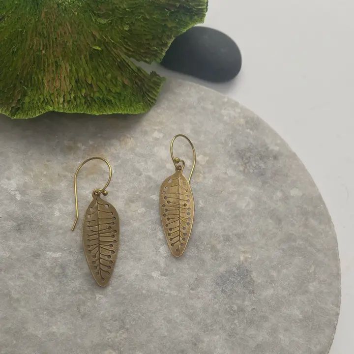 Hole and Line Cutout Leaf Earrings