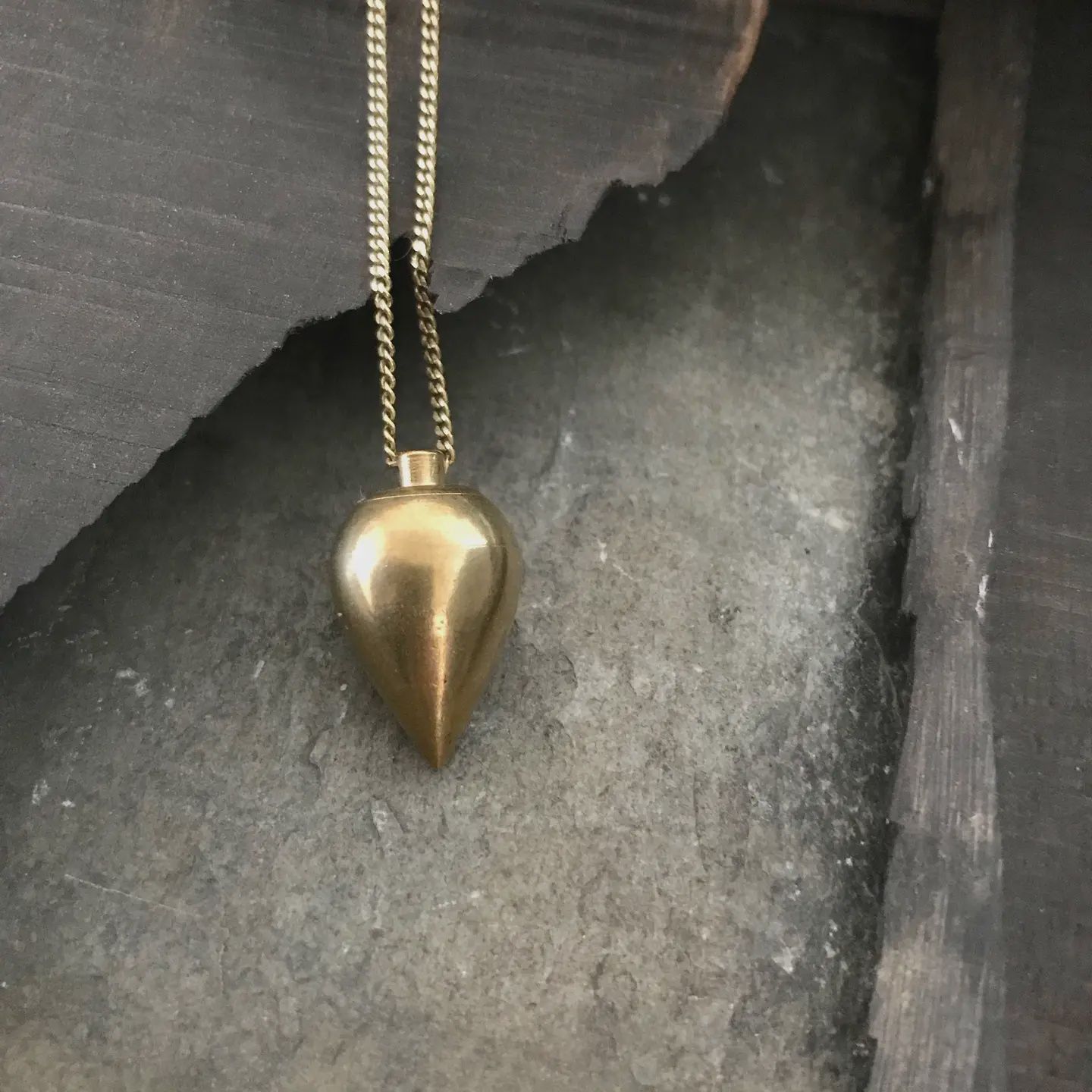 Aplomb Pendulum Necklace