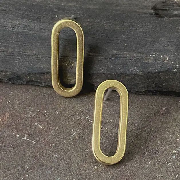 Thick Pill Stud