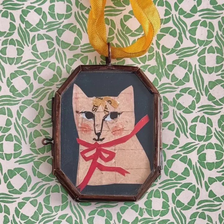 Mona Kitty Art Locket