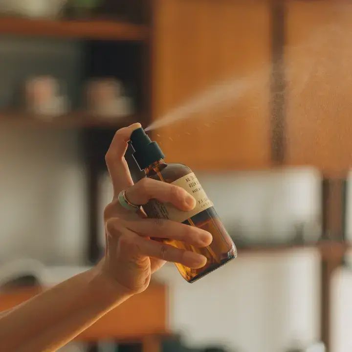 Room &amp; Linen Spray, Scent: Teakwood &amp; Tobacco