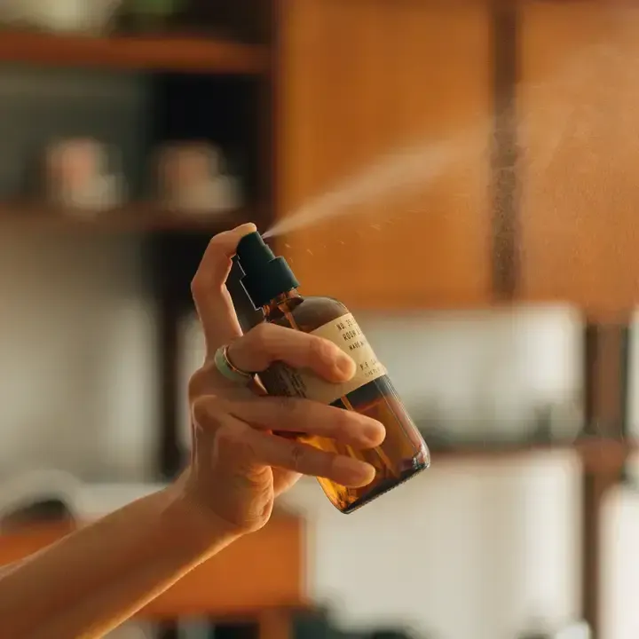 Room &amp; Linen Spray, Scent: Teakwood &amp; Tobacco