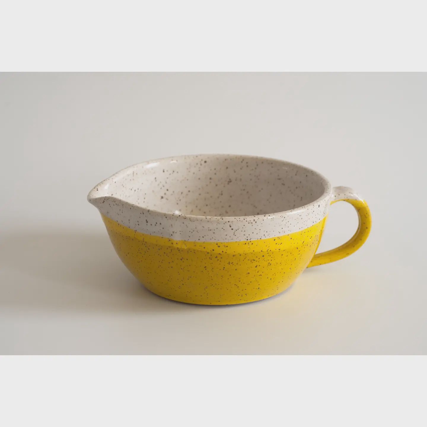 Salad Dressing Bowl, Color: yellow