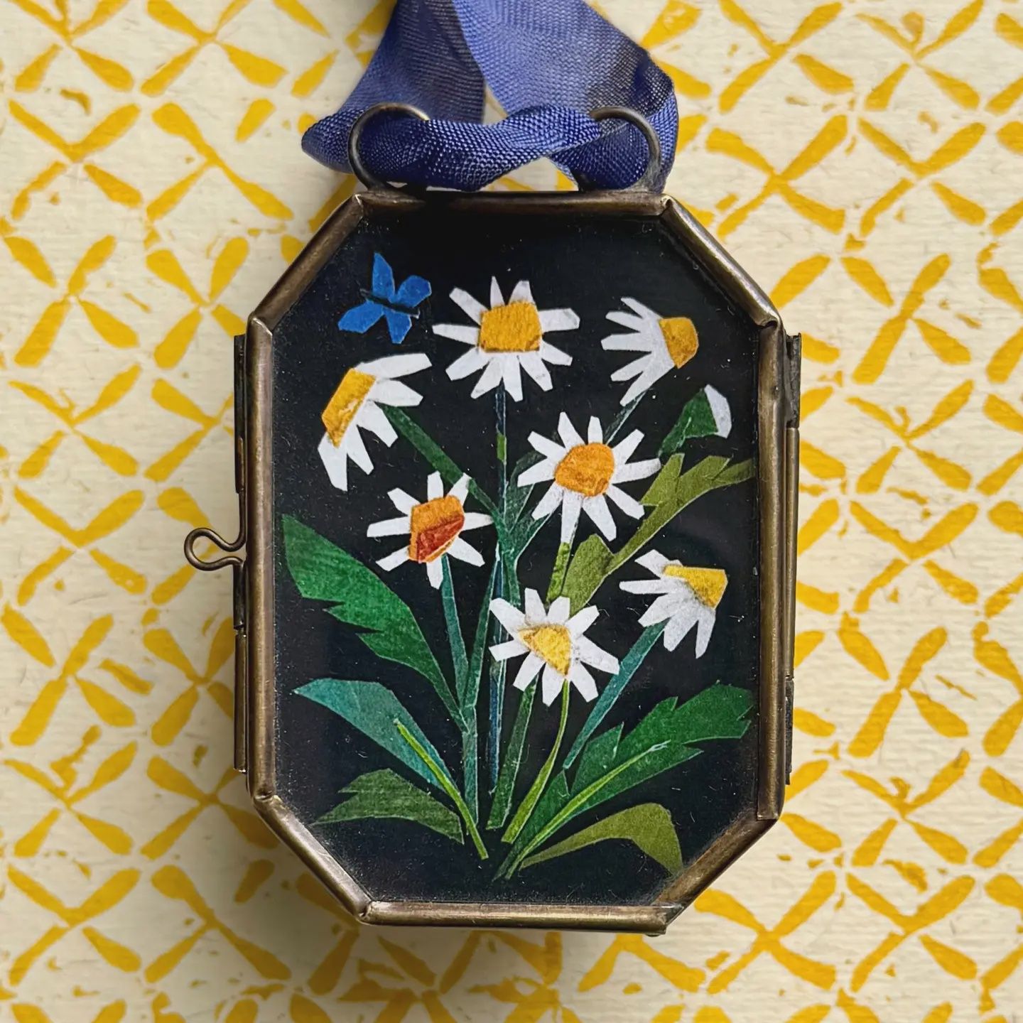 Daisies With Butterfly Locket Wall Art