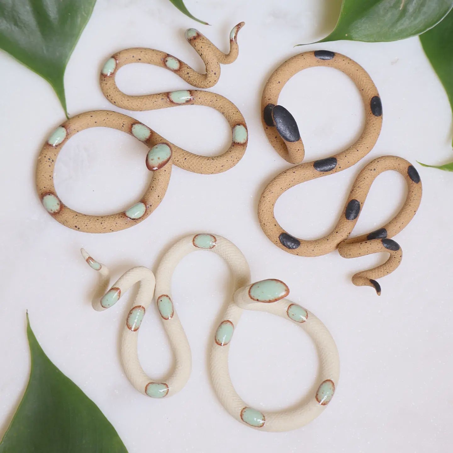 Ceramic Snake, Color: white/teal