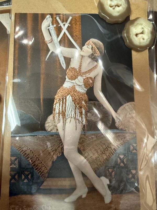 Chicago Arcade Girly Card 1920s+ Buttons