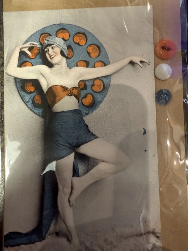 Deco Arcade Girly Card and 3 Glass Buttons