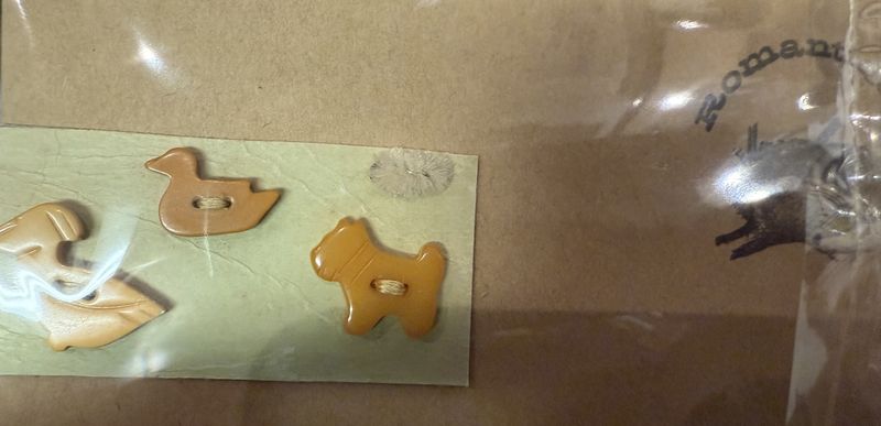 Deco Bakelite Buttons-Duck. Pelican, Scotty Dog-3