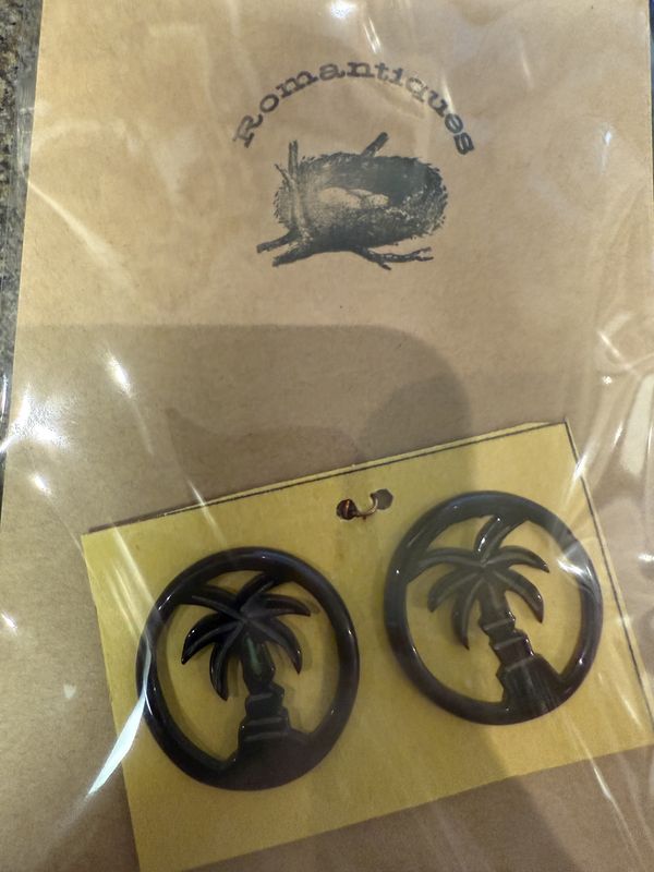 Deco Bakelite Buttons Palm Trees-2