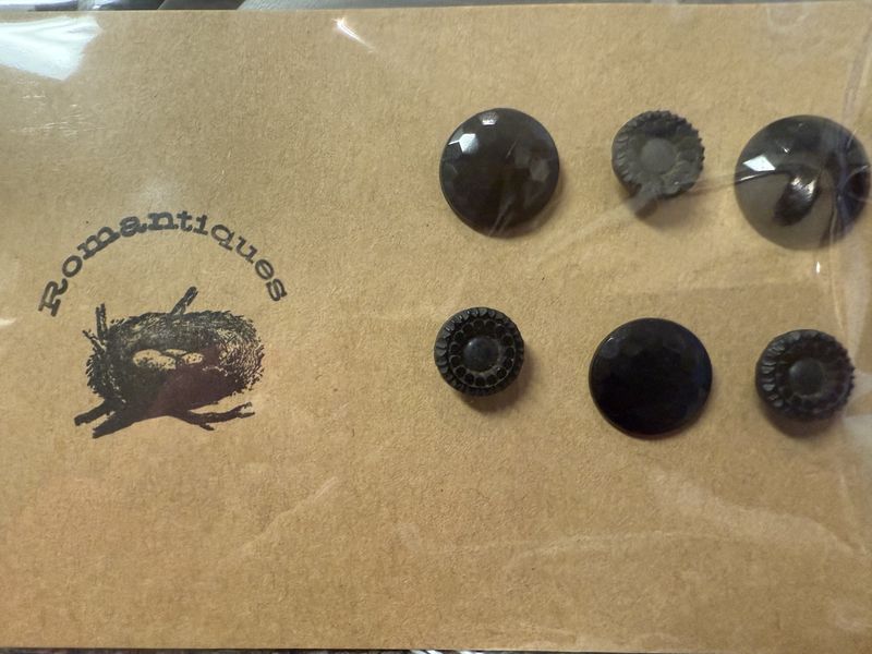 6-Victorian Glass Buttons Mix