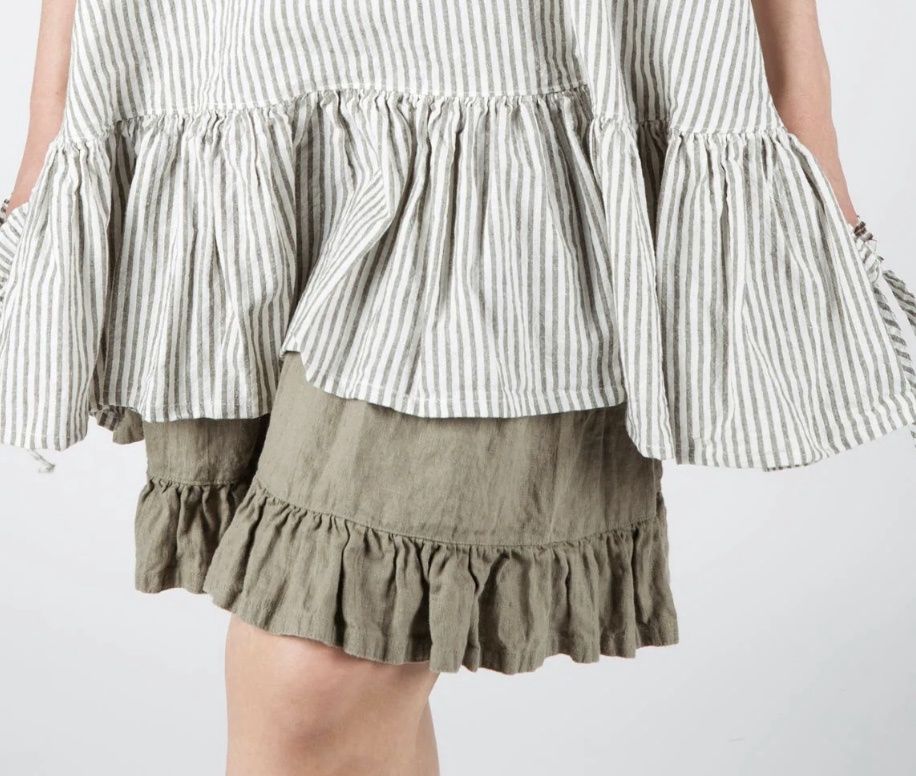 Heart&#39;s Desire Gypsy Shorts Size Small Oatmeal