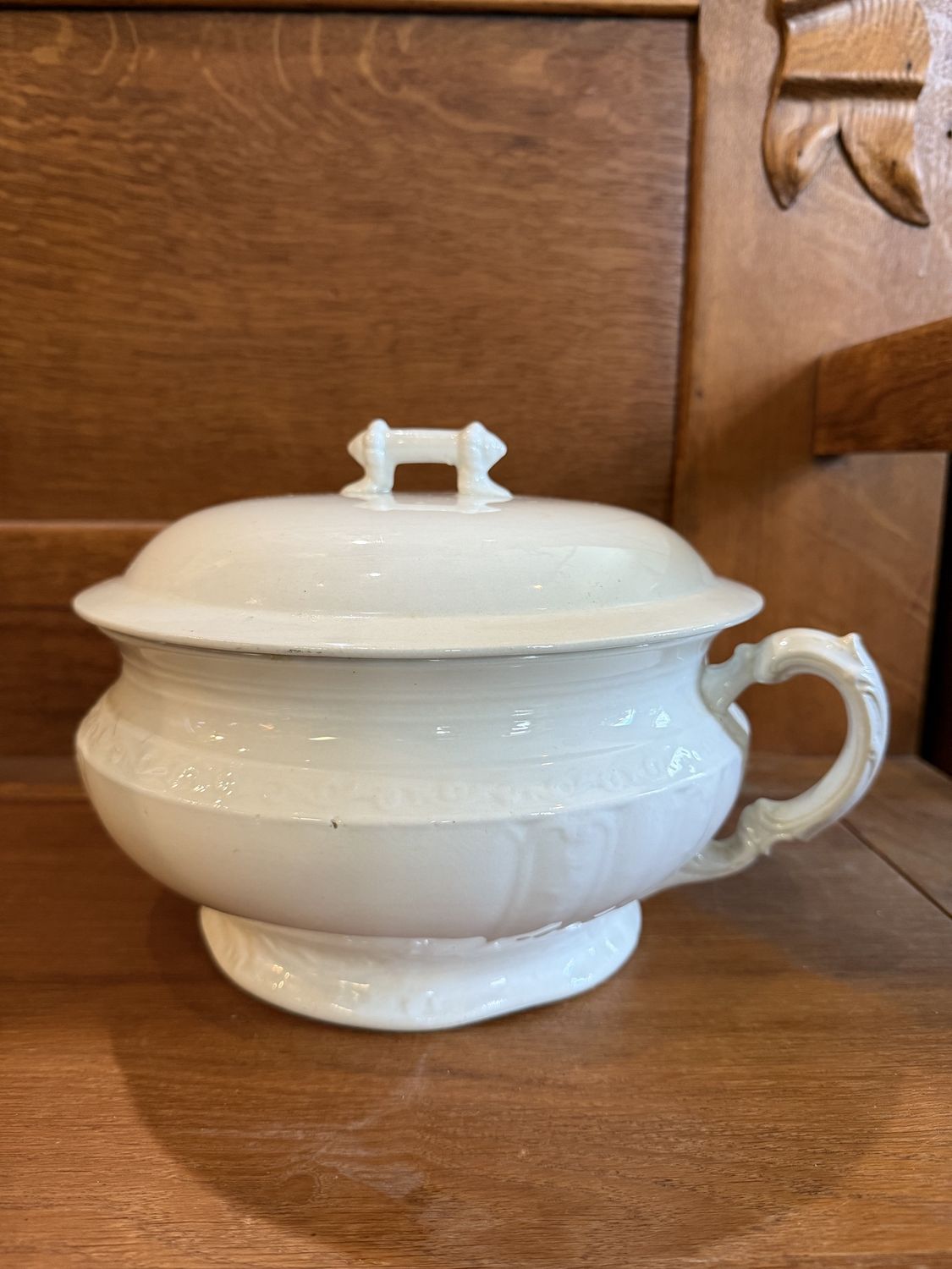 Ironstone Chamber Pot w/Lid White