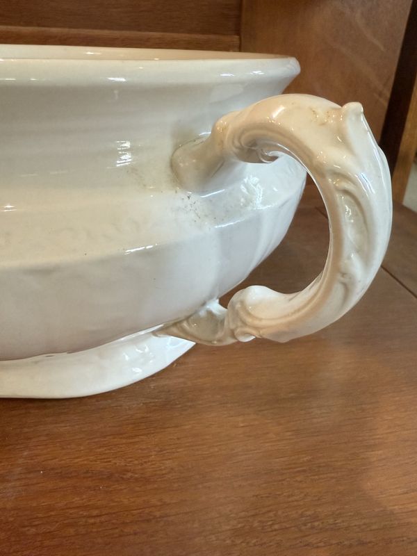 Ironstone Chamber Pot w/Lid White