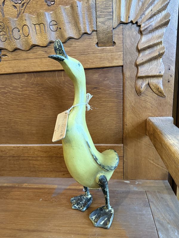Smith and Hawkin teak Duck Molly Yellow