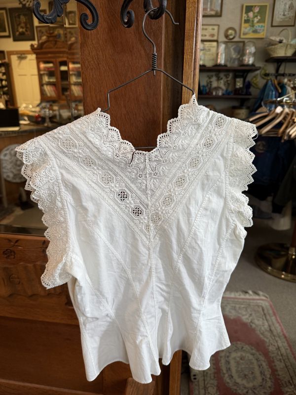 Antique Woman&#39;s Blouse MOP Buttons