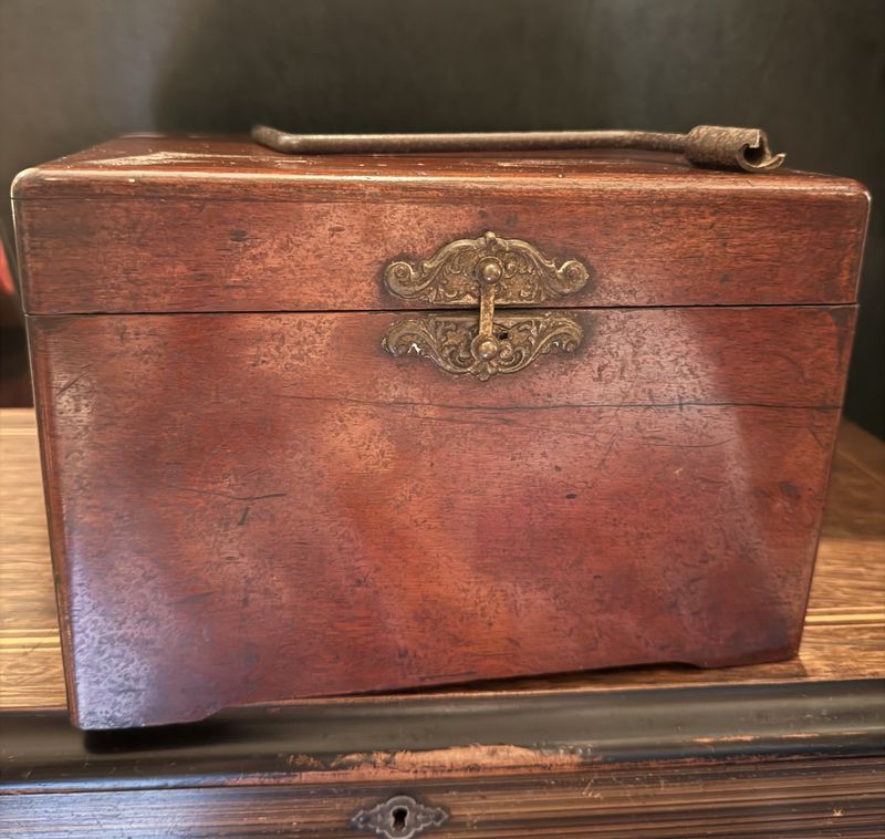 Empress Victorian Metal Disc Music Box