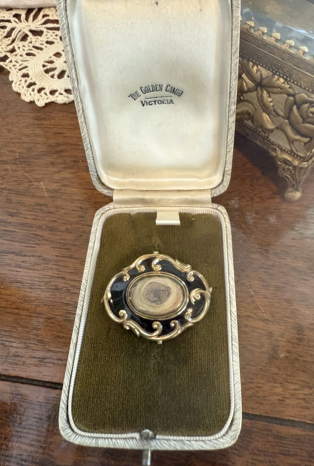 Victorian Hair Memori Mourning Brooch Enamel Gold Filled