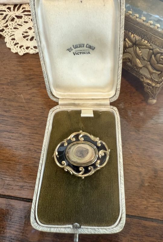 Victorian Hair Memori Mourning Brooch Enamel Gold Filled
