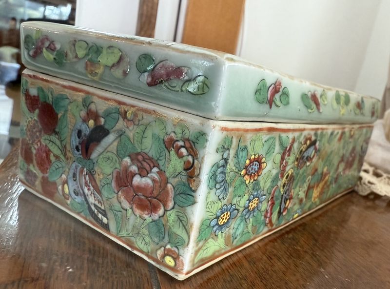 19th Century Chinese Famille Rose Hand Painted Porcelain Desk Box with Staple Repair