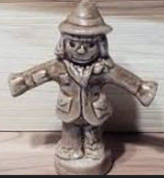 Wade Pottery Miniature Figurine-Brown  Scarecrow