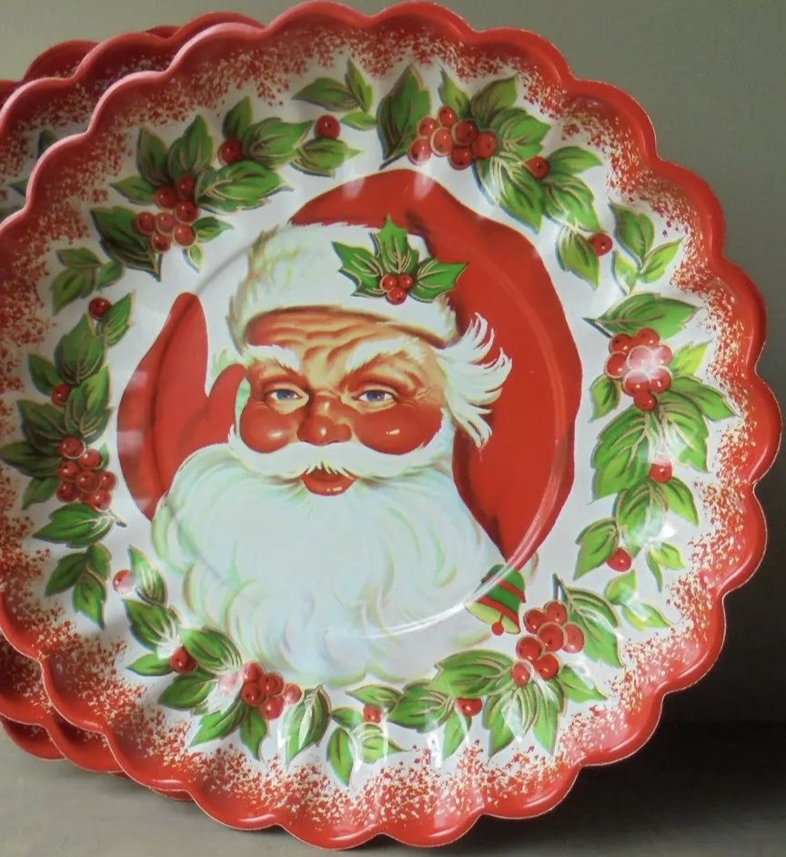 Mid-Century Santa Plastic Christmas Cookie Plate/Dish