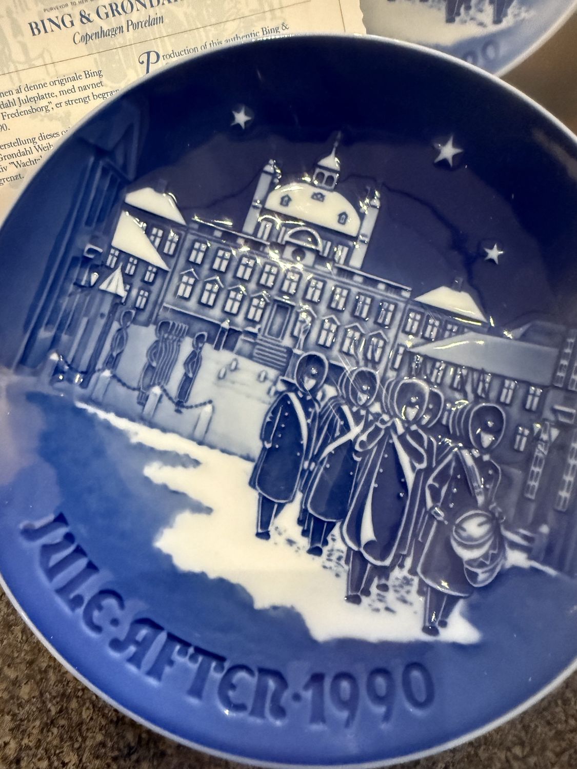 Bing and Grondahl Denmark Christmas Plate 1990 NOS