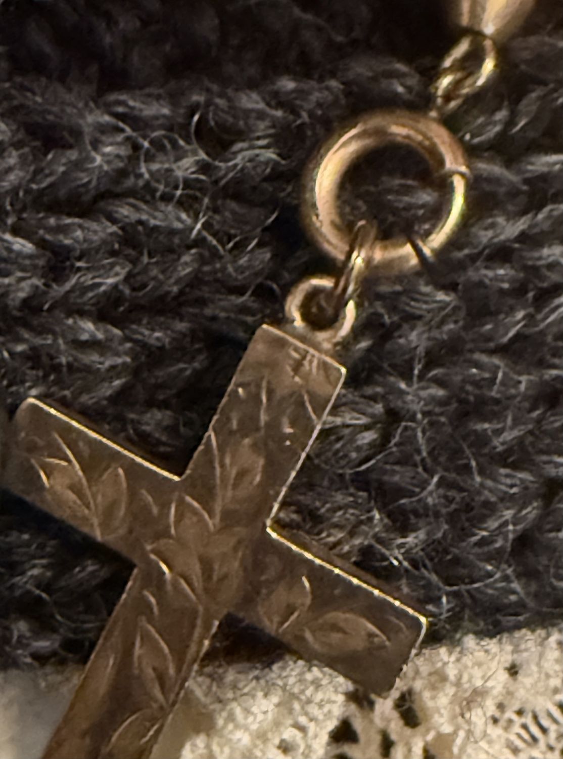 Victorian 9Ct Gold Cross