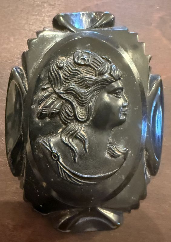 Victorian Carved Jet Oval Brooch Cameo