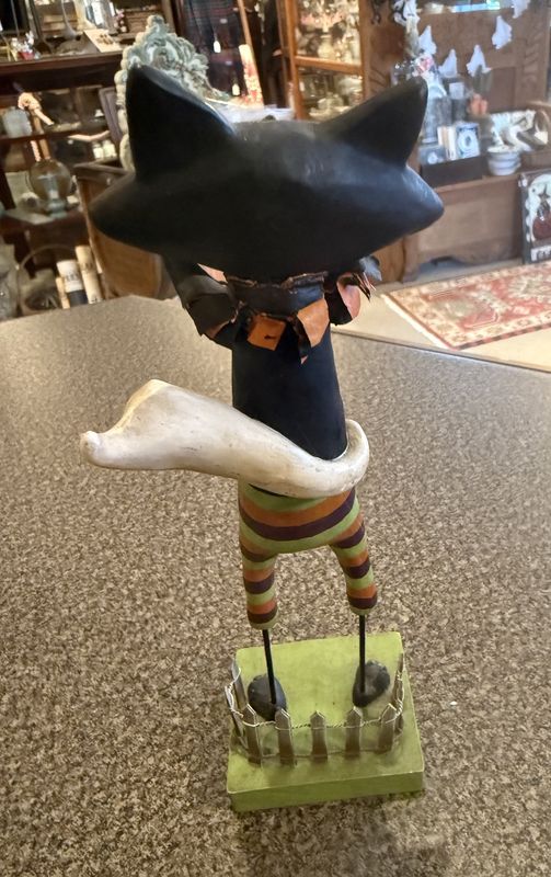 retired Jannell Berryman&#39;s Pumpkin Seed Folk Art Scaredy Cat Halloween Figure Hocus Pocus