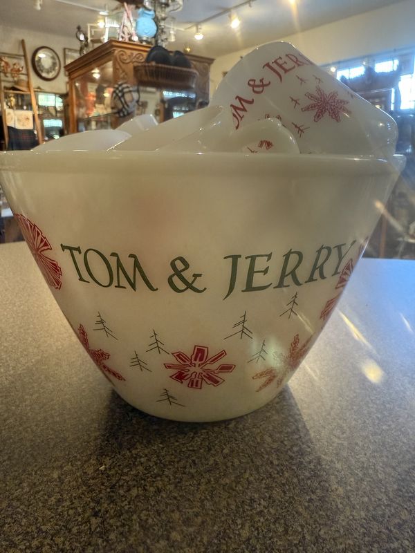 Tom and Jerry Fire King set of 9