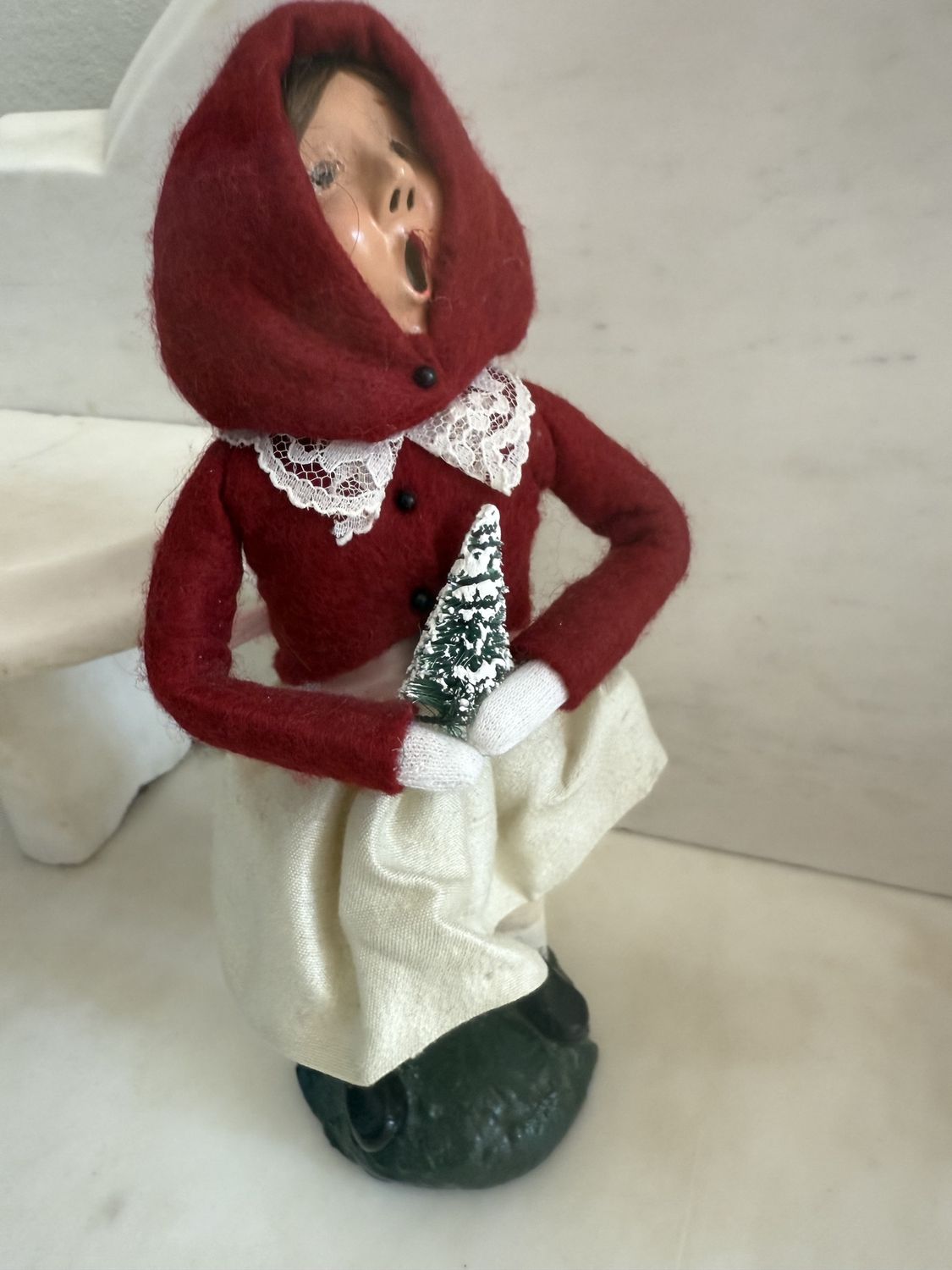 1983 Vintage Christmas Byers&#39; Choice Caroler Young Girl with Bottle Brush Christmas Tree