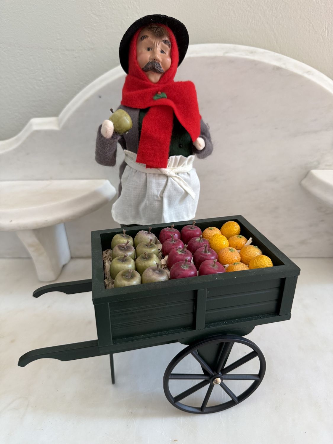 1999 Vintage Christmas Byers&#39; Choice Caroler Fruit Vender with Fruit Cart