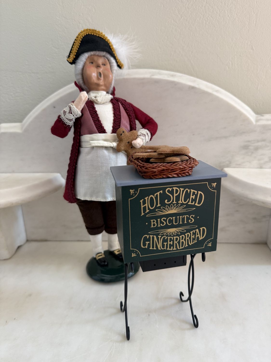 1996 Vintage Christmas Byers&#39; Choice Caroler Gingerbread Vender