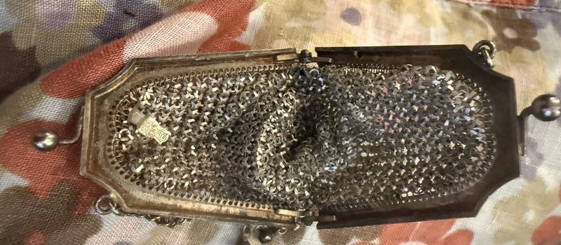 Whiting and Davis &amp; Co. Mesh Enameled Coin Purse Art Deco