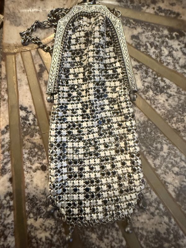 Whiting and Davis &amp; Co. Mesh Enameled Coin Purse Art Deco