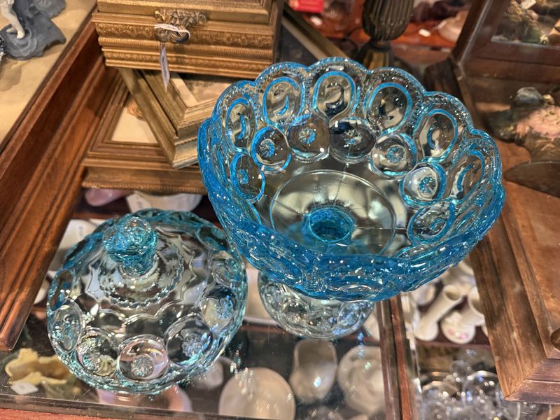 L. E. SMITH GLASS MOON AND STARS PATTERN AQUA COLOR Heavy GLASS COMPOTE Lidded DISH
