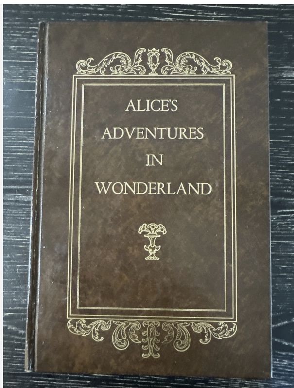 Alice's Adventures in Wonderland Avenel Books w/42 Illustrations