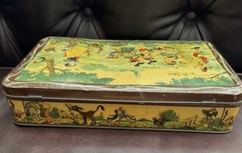 1930s Walt Disney Disneyland Snow White Mickey Mouse,... Belgian Litho Biscuit Tin