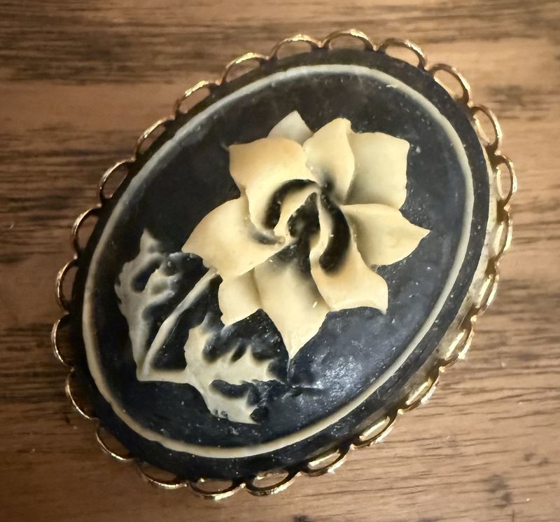 Vintage Black and Cream Cameo Flower brooch
