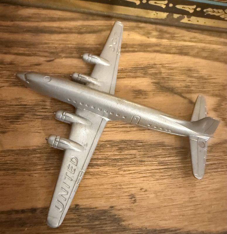 DC-7 United Mainliner Plastic Miniature