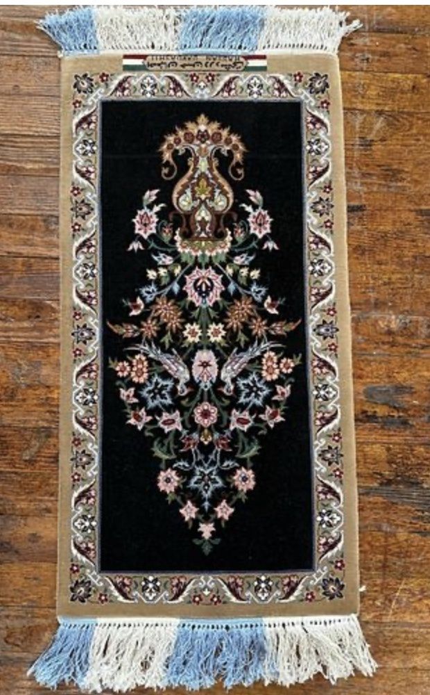 Luxurious Hand-Knotted Isfahan Rug by Late Master Hassan Dardashtie