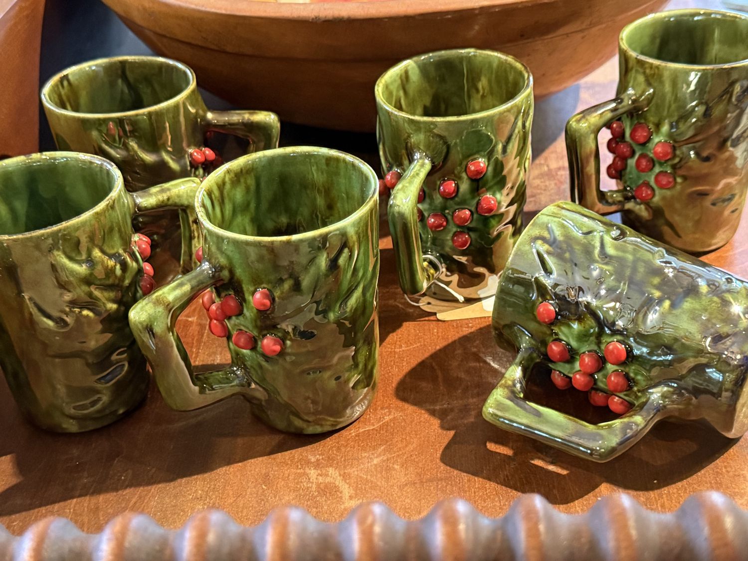 6 Christmas Mugs Calpotter Laguna California Handmade Holly &amp; Berries Pottery Christmas