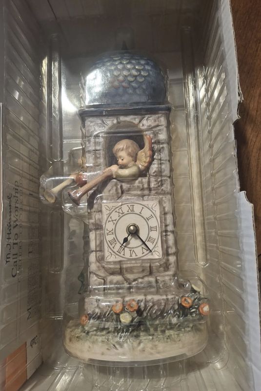 Goebel Hummel Clock. "Call To Worship"