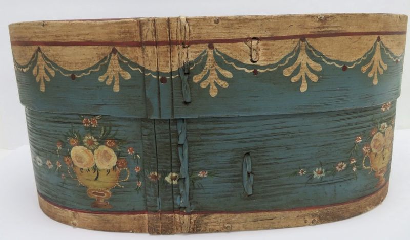 Pretty Shaker Oval Bentwood Pantry Box Decorated with Spray of Flowers, 19th Century 18 1/2" oval
