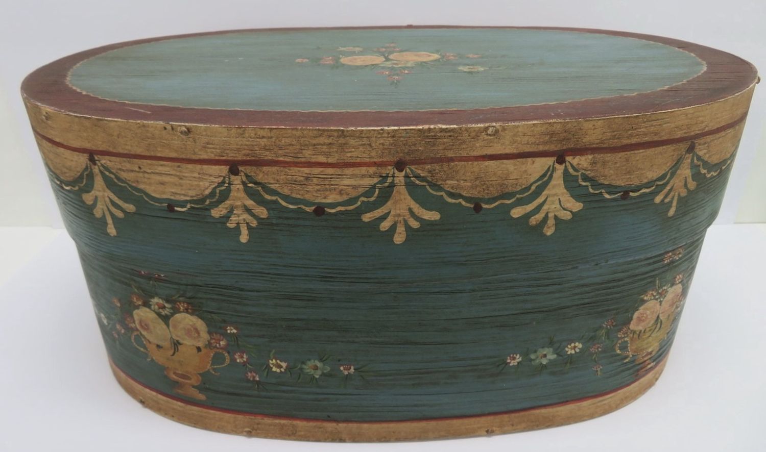 Pretty Shaker Oval Bentwood Pantry Box Decorated with Spray of Flowers, 19th Century 18 1/2&quot; oval