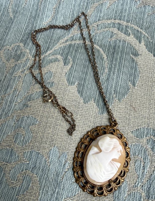 Early Sarah Coventry Genuine Shell Cameo